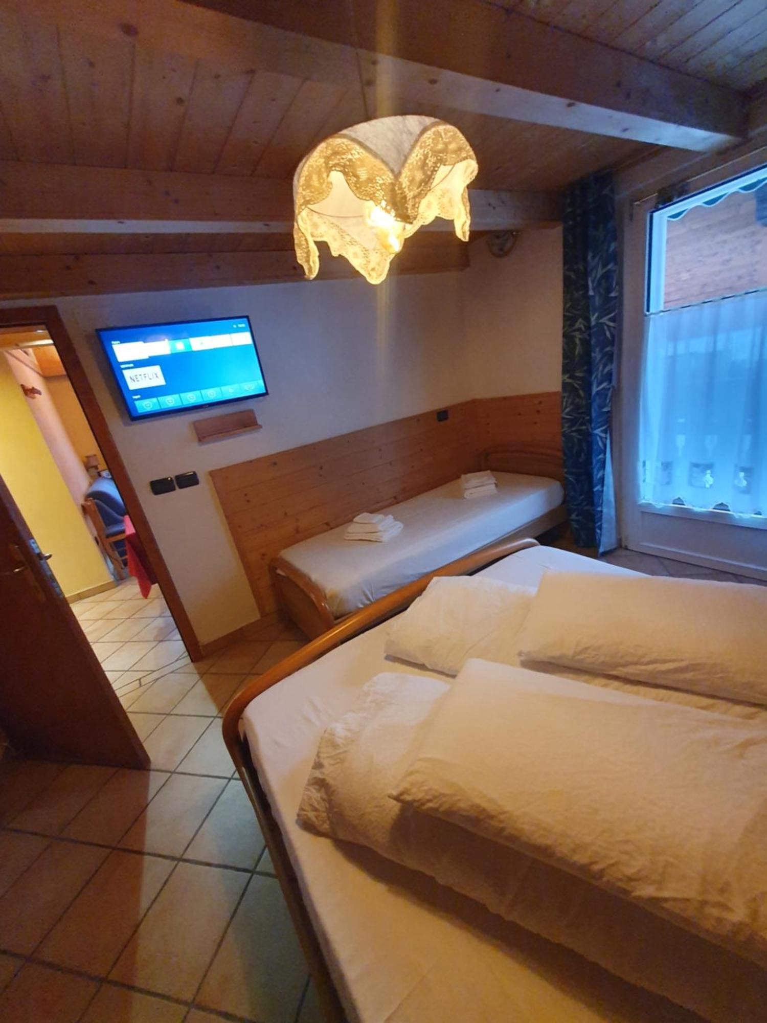 Casa Claudio-Appartamenti In Centro Кампителло-ди-Фасса Экстерьер фото