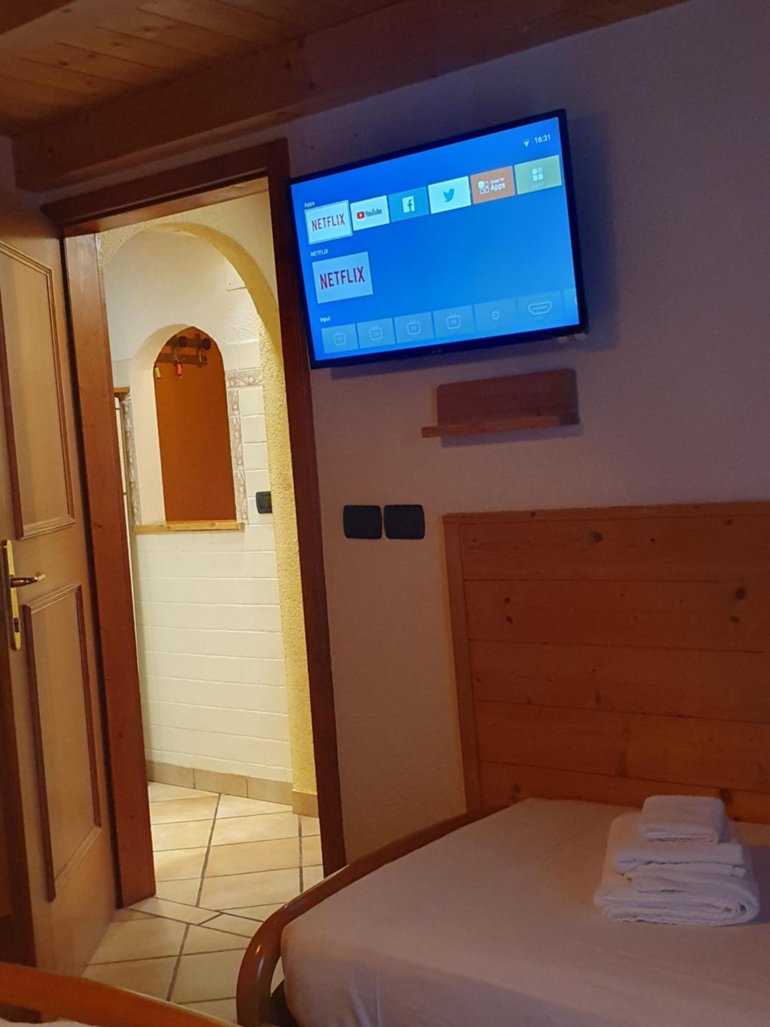 Casa Claudio-Appartamenti In Centro Кампителло-ди-Фасса Экстерьер фото