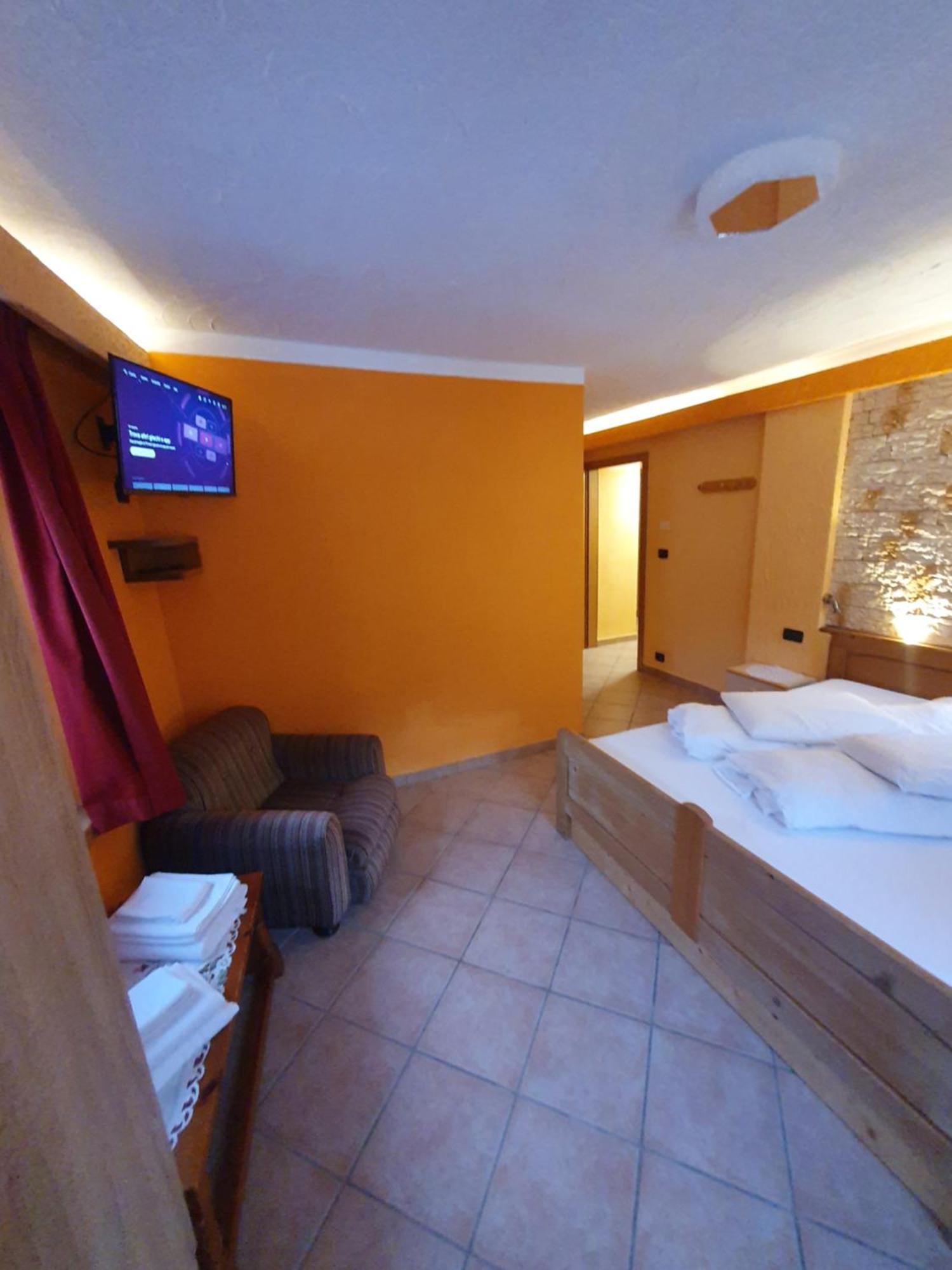 Casa Claudio-Appartamenti In Centro Кампителло-ди-Фасса Экстерьер фото