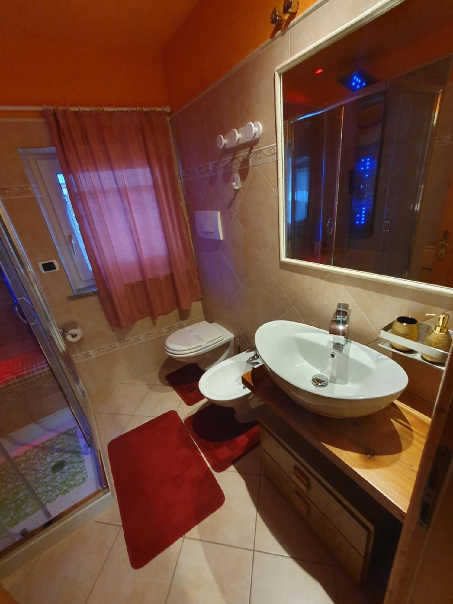 Casa Claudio-Appartamenti In Centro Кампителло-ди-Фасса Экстерьер фото
